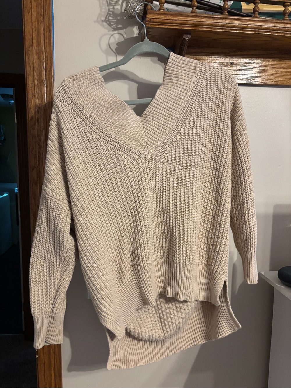aerie Cream V-Neck Ribbed Knit Sweater